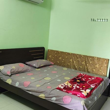 Guru Datta Residency Pithapuram Esterno foto