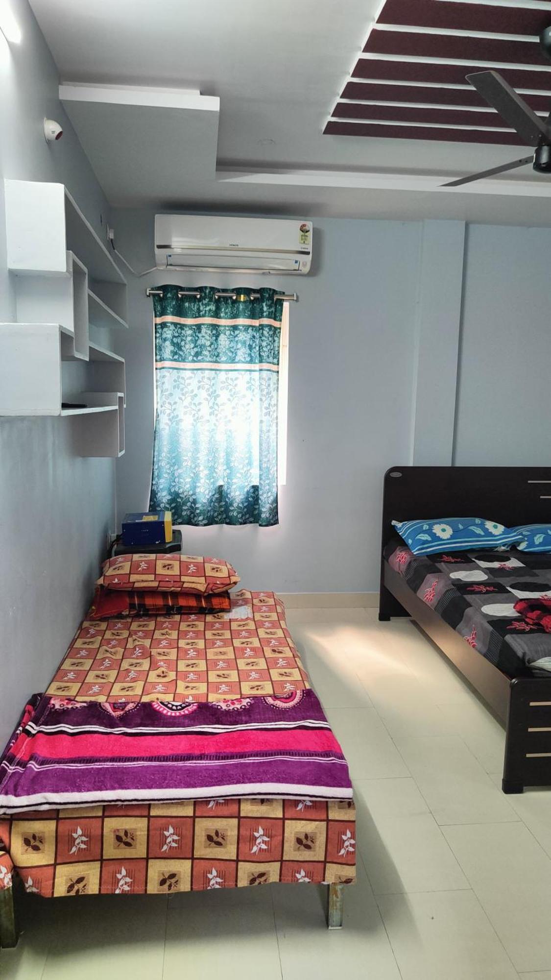 Guru Datta Residency Pithapuram Esterno foto